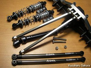 Axial(アキシャル)・SCX10・ジープ ラングラー G6 製作記 ～ フロントアクスルにアルミパイプとダンパーを取り付ける